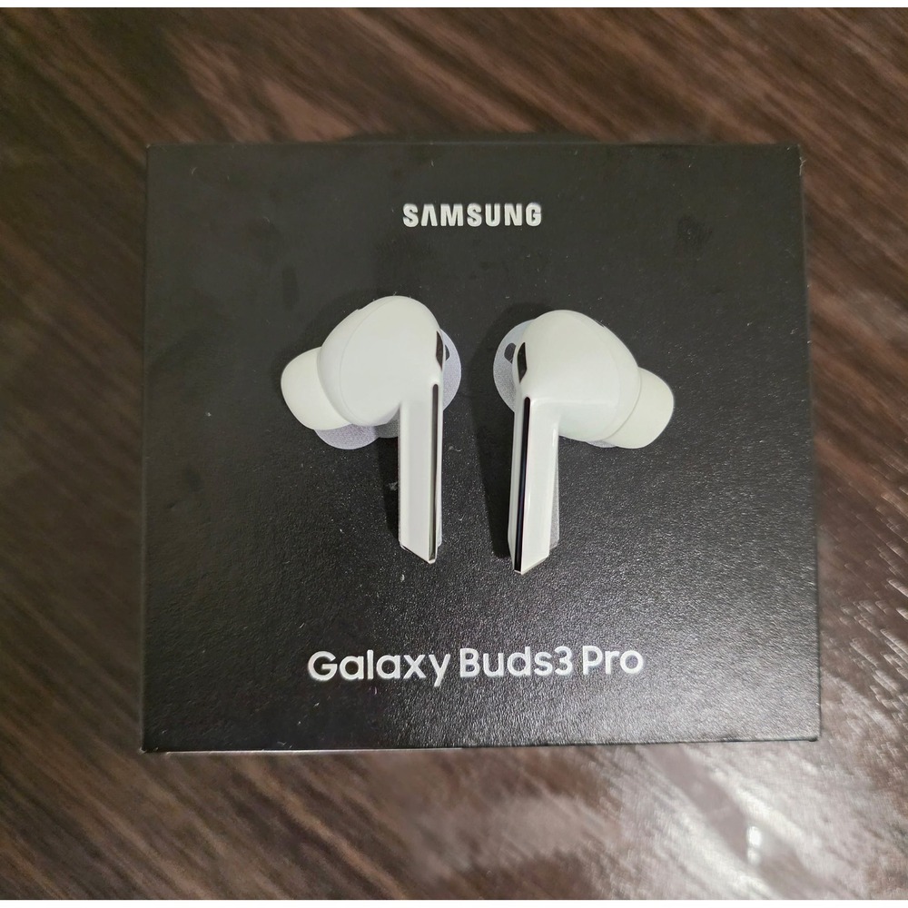Samsung Galaxy Buds3 Pro White Wireless Earbuds with Protective Case and Box - Picture 3 of 3